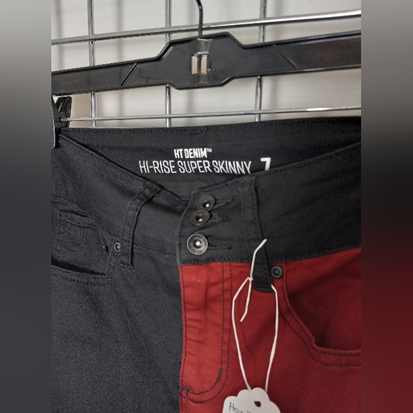 Red&Black split-personality mall-goth skinnies! - Picture 5 of 5